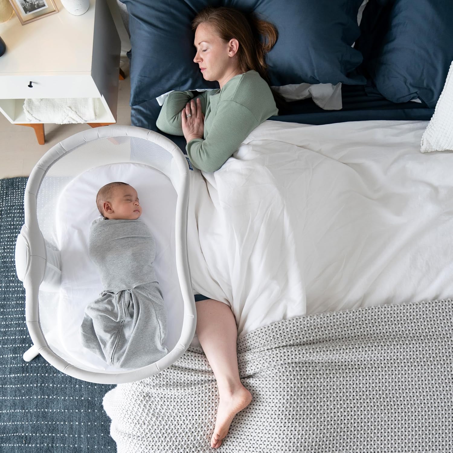 HALO BassiNest Swivel Sleeper